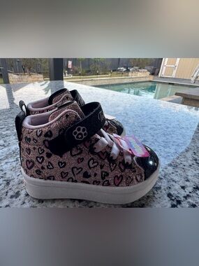 Kids Glitter Heart High-Top Sneakers - Pink/Black Skechers light up